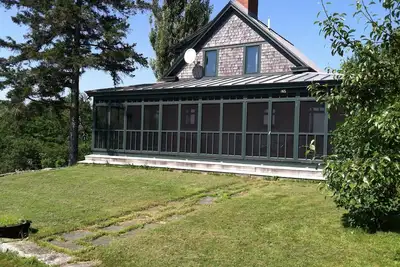 Image de Farm Stay Cottage sur la magnifique ferme Toddy Pond à Monroe, Maine