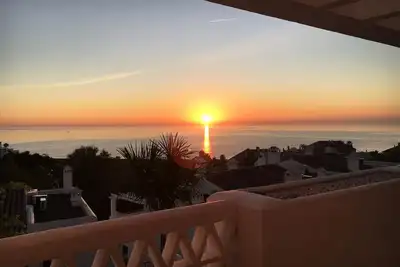 Belle maison de vacances près d'Estepona avec magnifique vue mer dans un espace clos