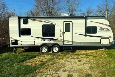 Image de 26 'Camper avec vue sur le lac