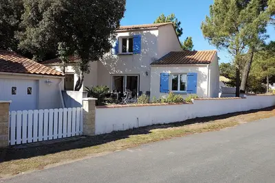 Image de Villa à La Tranche sur Mer (Le Phare) à 390 mètres de la plage et de la forêt