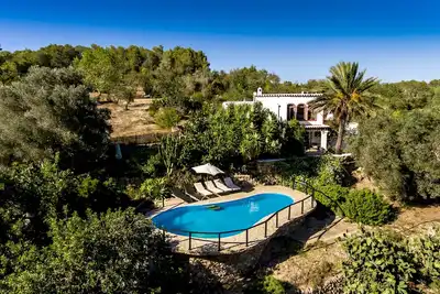 Image de Renouvelé Campagne historique Villa Avec Piscine