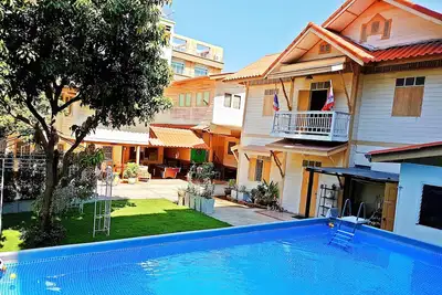 Image de Fab House 1_Pool & Garden_Families \/ Friends_Central Bangkok_ Bts (8 personnes)