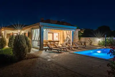 Image de Belle maison à Vrsi avec jacuzzi