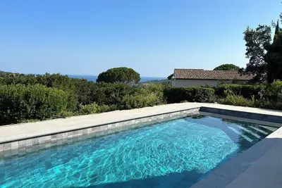 Image de Très belle villa Vue Mer avec piscine dans un superbe jardin arboré