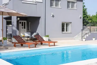 Image de Superbe maison Ă Turjaci avec WiFi