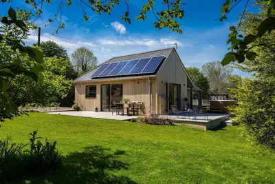 Image de Sunnybrook - Carbon Neutral House avec le nouveau spa Ă bois premium (Shaldon)