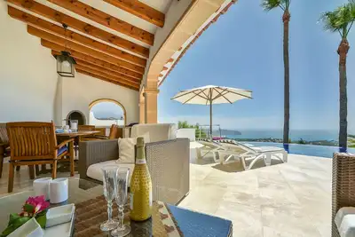 Image de Villa extraordinaire avec uniques vue panoramique sur la mer, à partir de Moraira à Calpe