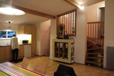 Image de villa 130m2, terrasse 40m2 700m2 de terrain cloturé 400m du lac et commerces.