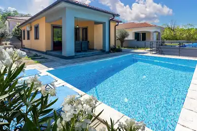 Image de Belle maison Ă Gostinjac avec WiFi