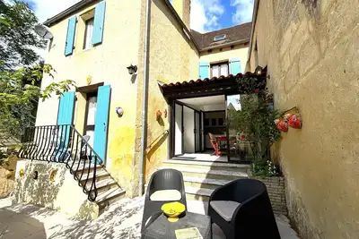 Image de Charmante Maison En Pierre Dans Le Village Medieval De St Cyprien