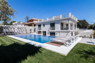 Image de Villa Di Lusso -Contemporary Villa with Sea Views!