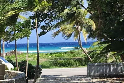 Image de Charme Caymanian style Location Maison avec piscine privée - 3 cà c 3 salles de bain