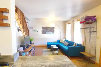 Image de Condo en ville! * RÉDUCTION fin d'été / début automne! ! *
