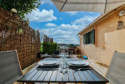 Image de Charmante maison de ville indépendante avec toutes commodités, y compris barbecue et jardin