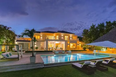 Image de Villa Good Vibes - Huit Chambres Villa, Couchages 16
