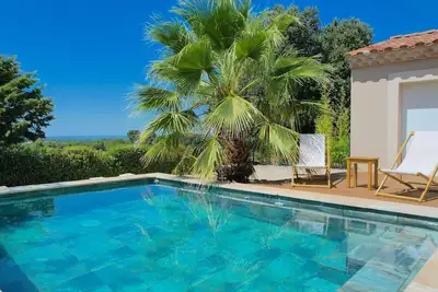 Image de Villa de charme avec piscine et vue panoramique au pied du Mont Ventoux