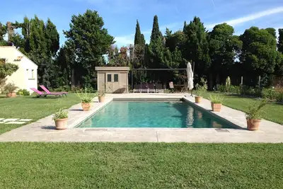 Image de Chateaurenard, villa, 8 à 9 pers. 4 chambres, 3 sdb, au calme, proche du village