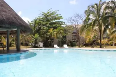 Image de Pereybere Bain Boeuf: Bungalow dans belle résidence en bord de mer