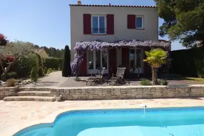 Image de Villa Avec Piscine Chauffee Sur Le Domaine Golfique De Pont Royal En Provence