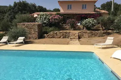 Maison 6 personnes avec piscine et à 4 kms de la mer, Corse du sud
