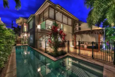 Image de Deja Vu Palm Cove 3 Kings Heated Pool Private Luxury 5 mins walk beach cafe's