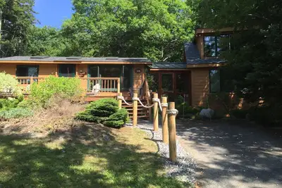 Image de Lobster Harbor View 4 - Bedroom-2 Bath Cottage moderne
