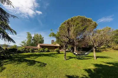 Image de Villa/ferme restaurée du 16e siècle avec piscine privée sur 20 hectares de bois et oliveraies