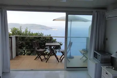 Image de Studio sur l'ile du levant - superbe vue mer