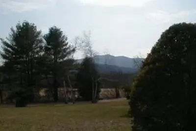 Image de Vues \/ North Conway 2 Niveau Condo \/ Summer Specials