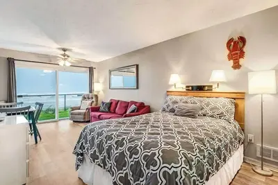 Image de 'Kelp Me Rhonda' - 1er étage condo w / Pool - pour 7 personnes. Marchez sur la plage!