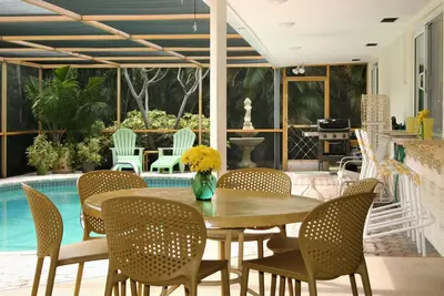 Image de Piscine Chauffante Pare-Chambre, À Pied De La Plage