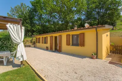 Image de Appartement I Cipressi - Jolie maison de campagne pour famille avec piscine