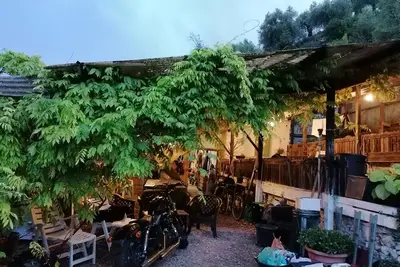 Image de Retour à la nature, hébergement de confort dans une oliveraie - un endroit vraiment unique pour un séjour