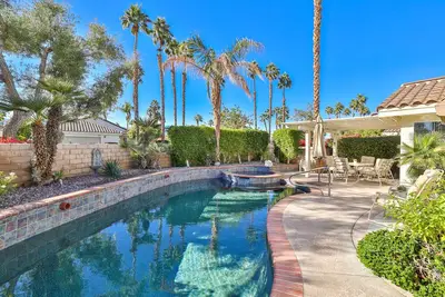 Image de Belle Palm Desert Accueil Avec Private Backyard Piscine et Spa