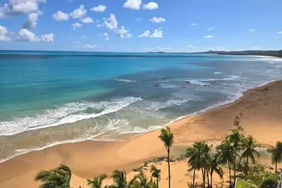 Image de 7th Heaven Beach & Ocean Front Condo @ Sandy Hills