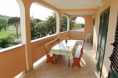 Appartement dans Lopar avec Balcon, Climatisation, Wifi, Machine à laver (893-1)