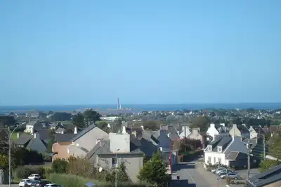 Image de Appartement de 60 m2, au 3ème étage avec ascenseur, vue sur mer et centre bourg.