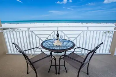 Image de Condo au coucher de soleil sur la plage / Golfe