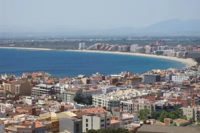 Image de Situation de l'appartement vue superbe, 4 Personnes Roses, Hutg-020316-96.