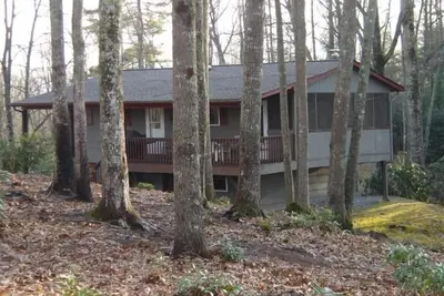 Image de Vues panoramiques, Cabane pittoresque isolée de la forêt de DuPont