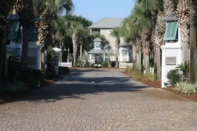 Family Friendly, Great Location!