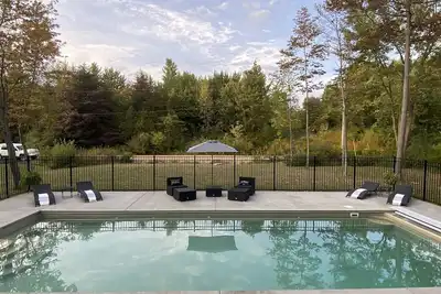 Image de Brand New Lake House dans le magnifique South Haven Michigan!