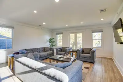 Image de Nouveau Condo de luxe de 4 chambres et 4 salles de bains au coeur de Newport