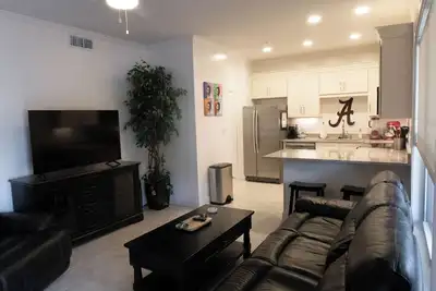 Image de 2 chambres / 2 salles de bains, 2 blocs de tout Tuscaloosa!
