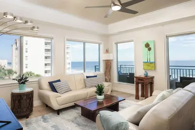 Image de Moderne et élégant 3 chambres, 3 salles de bain condo de luxe sur la belle New Smyrna Beach