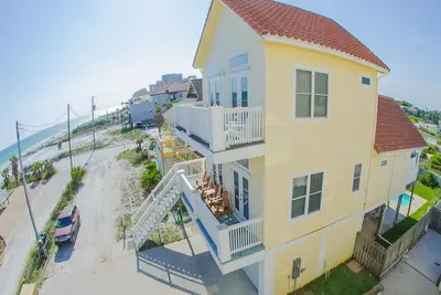 Image de Pas de route à traverser! Piscine privée et plage privée, 3 chambres et 3 salles de bain