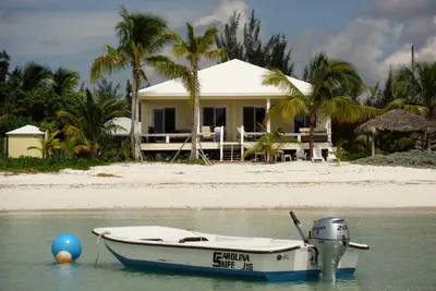 Image de Oceanfront de luxe avec bain à remous - Bateau, kayaks, paddleboards inclus -Paradise!