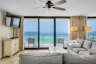 Image de Du 1er janvier au 28 février Disponible! ! ! - En bord de mer - Idéalement situé!