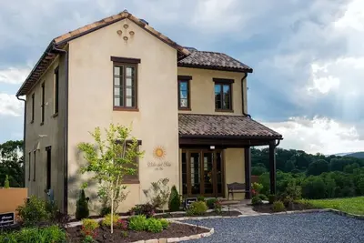 Image de Luxueuse Villa toscane Inspiré Dans Montaluce Estates Winery &