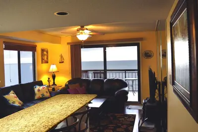 Image de Magnifique / Penthouse d'angle moderne 1 Br Oceanfront w / vue panoramique * Meilleur avis *